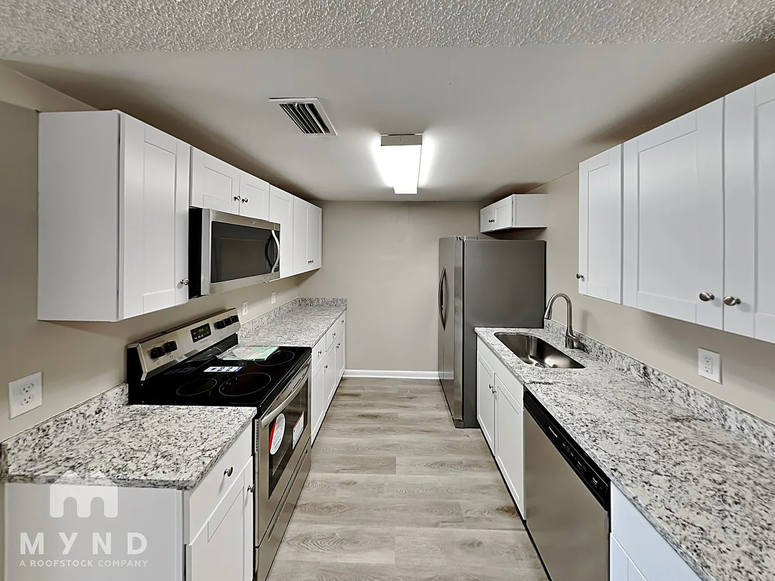 4 bed, 2.0 bath, 1346 sqft, $2,195 — Photo 4