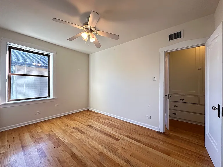 1253 W Henderson St #3 — Photo 15