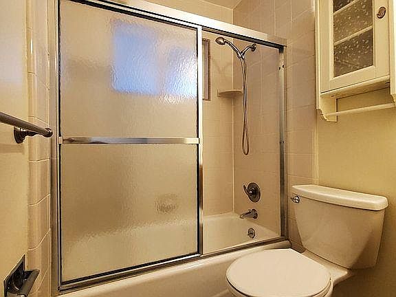 4th image of 33235 Tulipwood Ln