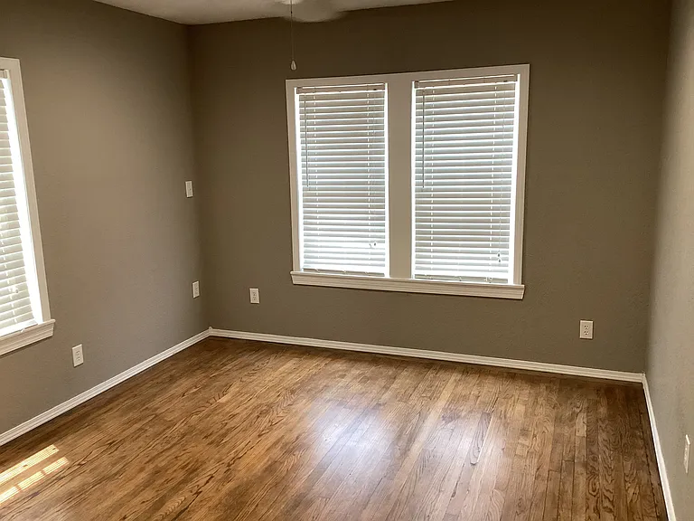 SW bedroom.