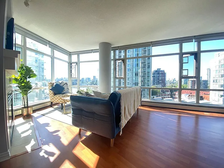 198 Aquarius Mews — Photo 48