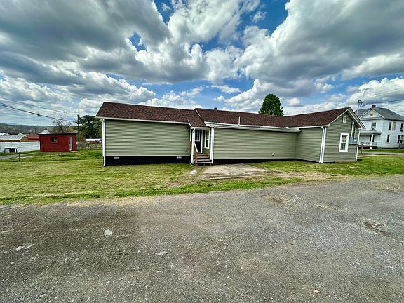 3rd image of 347 E Oak St