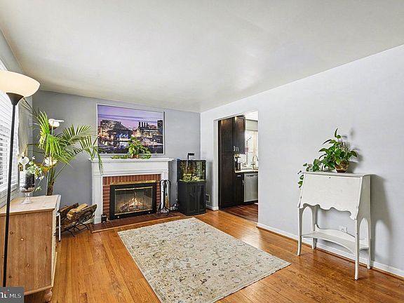 5th image of 10414 Greentop Rd