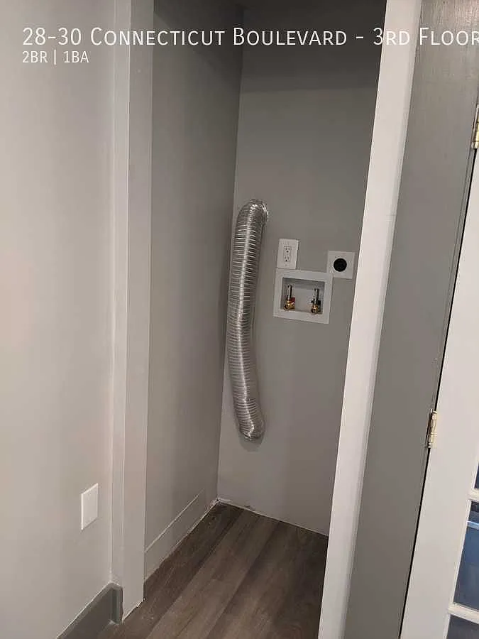 2 bed, 600 sqft, $1,900 — Photo 2
