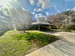 132 S Mansfield St #A, Pleasanton, TX 78064