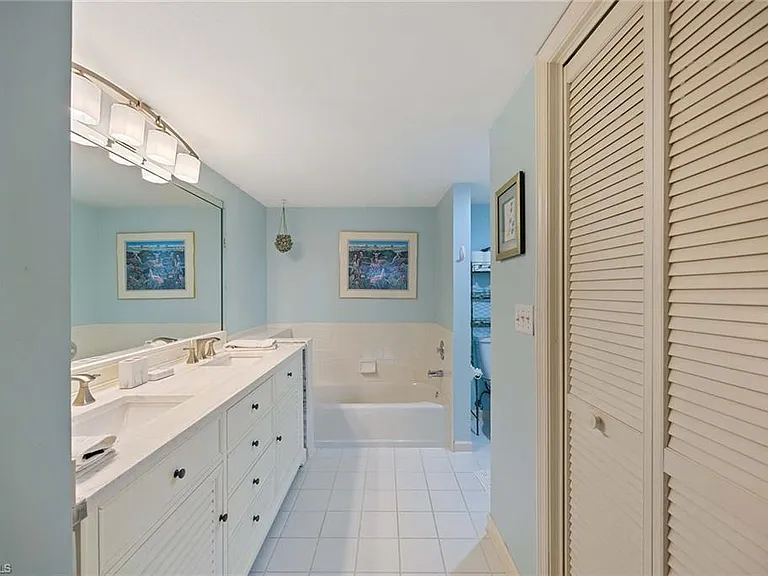 4251 Lake Forest Dr #214 — Photo 20