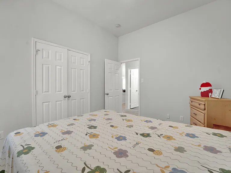4021 Aldenham Dr — Photo 24