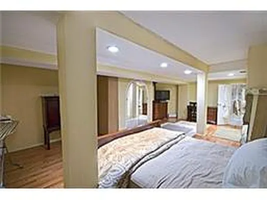 Rented by Douglas Elliman | media 17