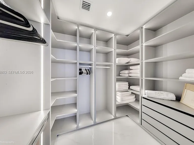 700 NE 24th St #1403 — Photo 10