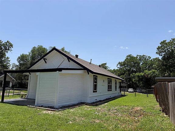 3rd image of 1212 Earl St