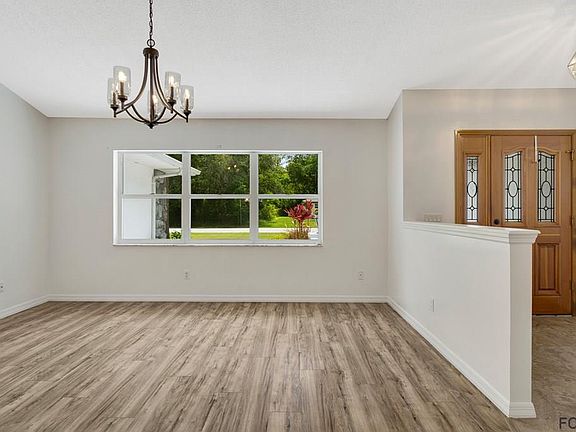 3rd image of 218 Parkview Dr