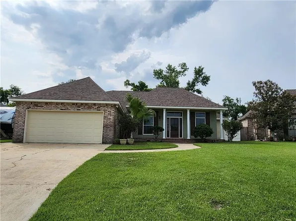 208 Stanton Hall Dr, Destrehan, LA 70047