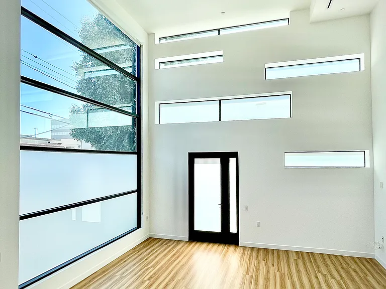 Largest windows in the vally!
