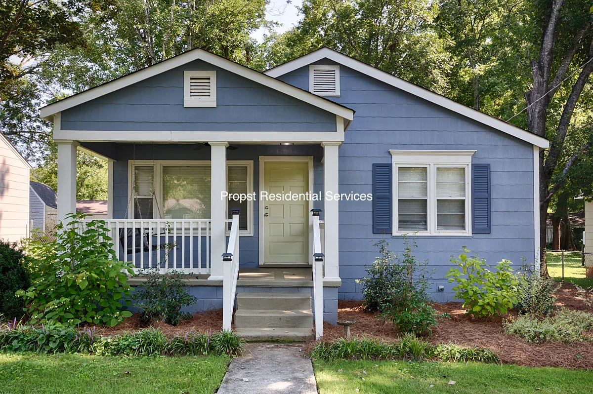 2 bed, 896 sqft, $1,800 — Photo 2