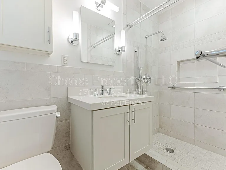421 Blairmore Dr — Photo 20
