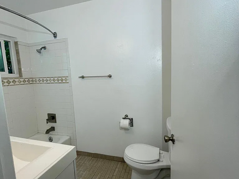 4804 Clarke St #2 — Photo 5