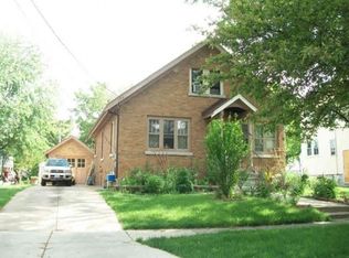 818 Fulton St, Aurora, IL 60505