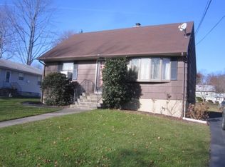 35 Kasper Dr, Stratford, CT 06614