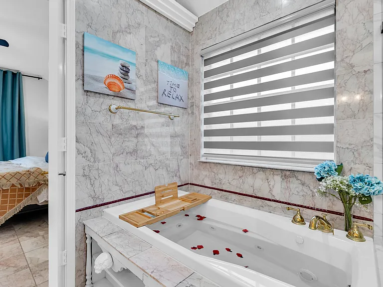 7710 Tidewater Dr — Photo 45