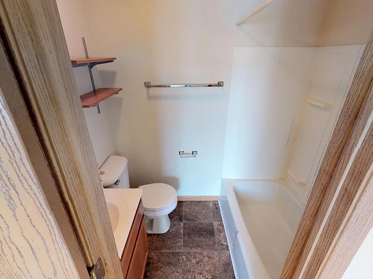 738 E Dayton St — Photo 10