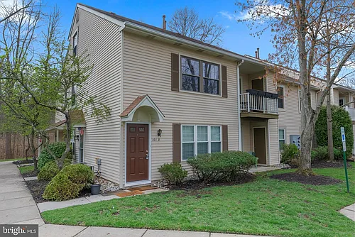 164 Bradford Ct #B Photo 1