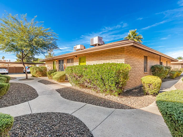 Garden-Style Living in Arcadia Lite | Move-In Specials Available — Photo 19