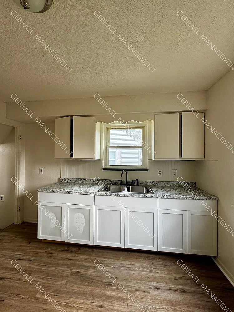 1413 Mann — Photo 4