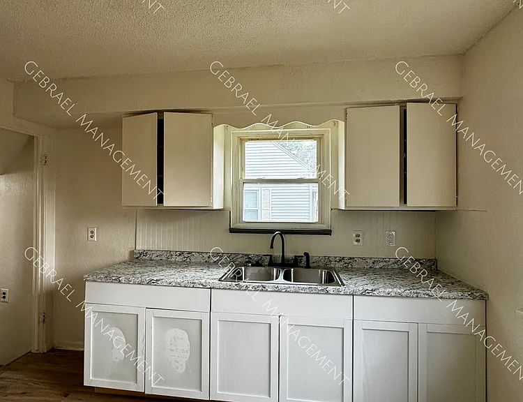 1413 Mann Ave — Photo 4