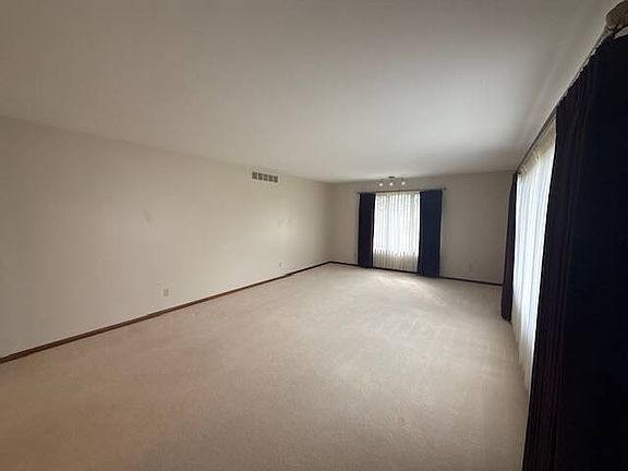 3rd image of 700 N I St