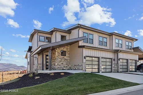1021 W Vissen Way #67 Photo 1
