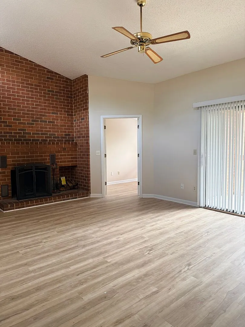 123 Turtle Creek Road #11 — Photo 2