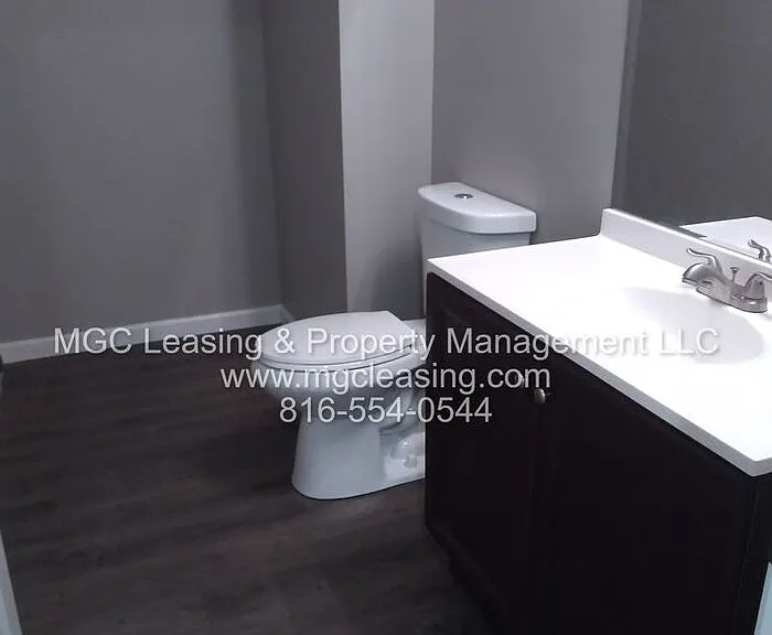 9324 N Main St — Photo 24