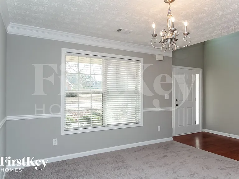 85 Natalie Ct — Photo 3