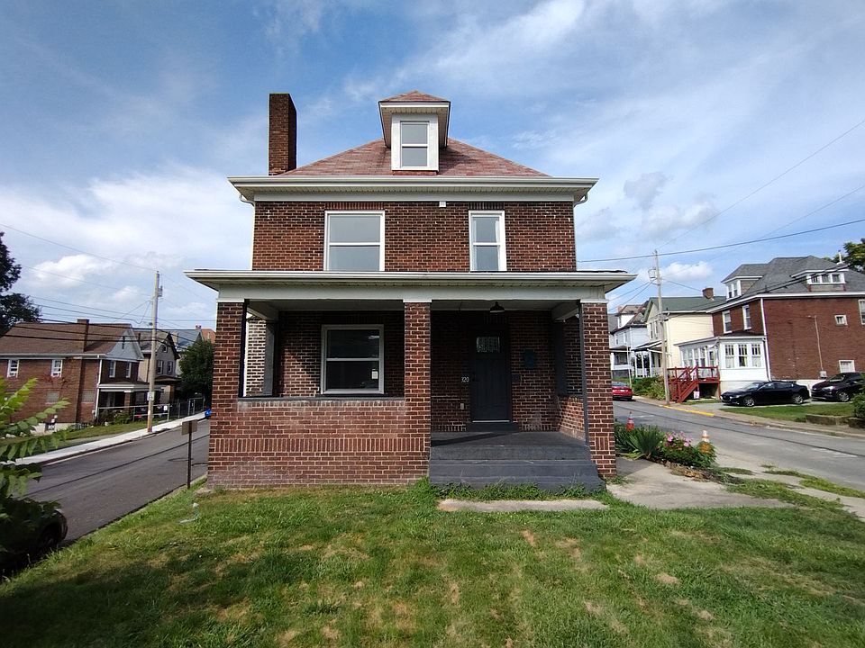 1st image of 320 N 2nd St