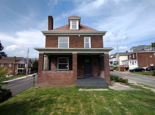 320 N 2nd St, Jeannette, PA 15644
