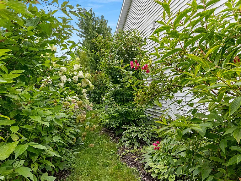 945 Harwood Ave — Photo 40