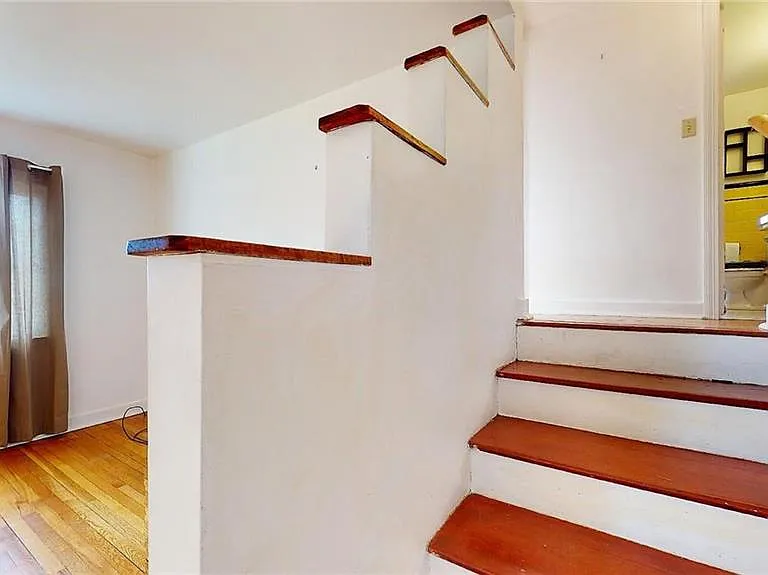 2331 W Washington St — Photo 5