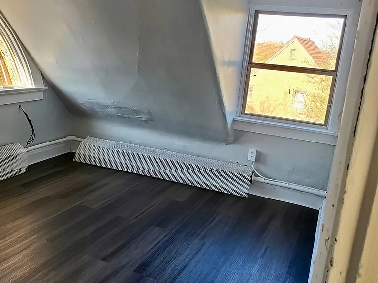 2860 Harrison Ave — Photo 24