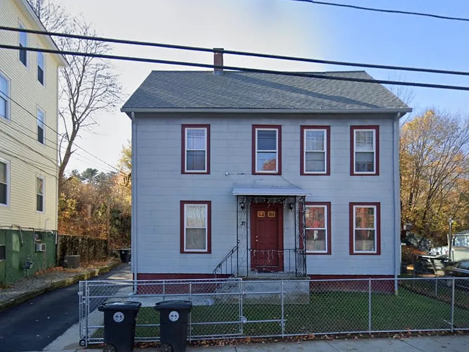 37 Crystal St #2