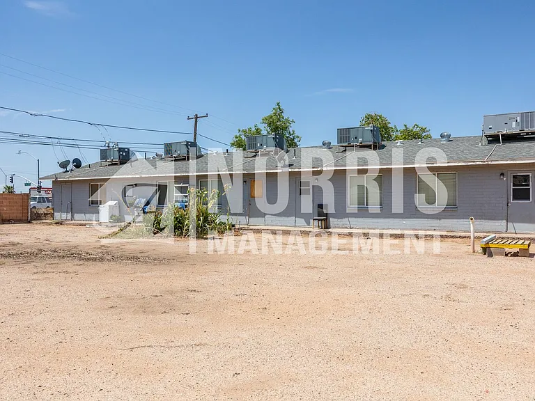 710 N Olive Ave — Photo 13