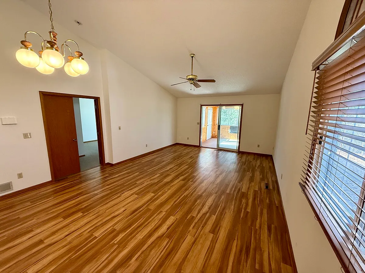 2 bed, 1380 sqft, $2,550 — Photo 4