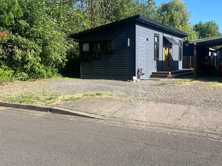 522 E 30th Ave — Photo 3