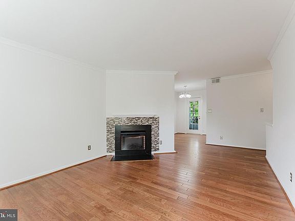 4th image of 2725 S Walter Reed Dr B
