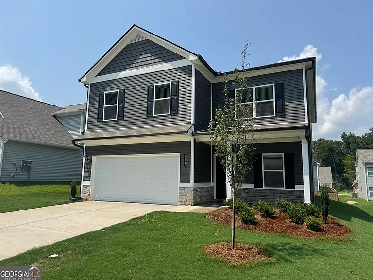 124 Sycamore Ln — Photo 2