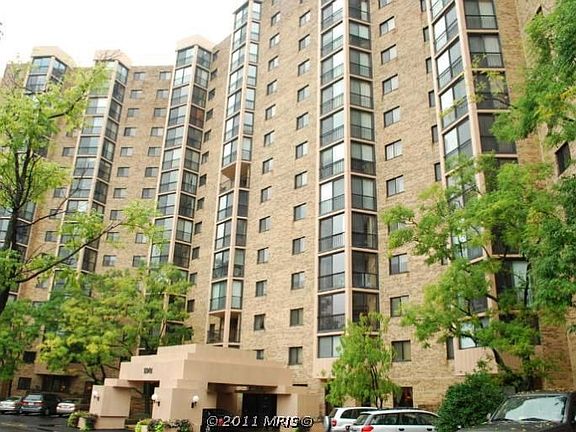 3rd image of 5901 Mount Eagle Dr APT 105