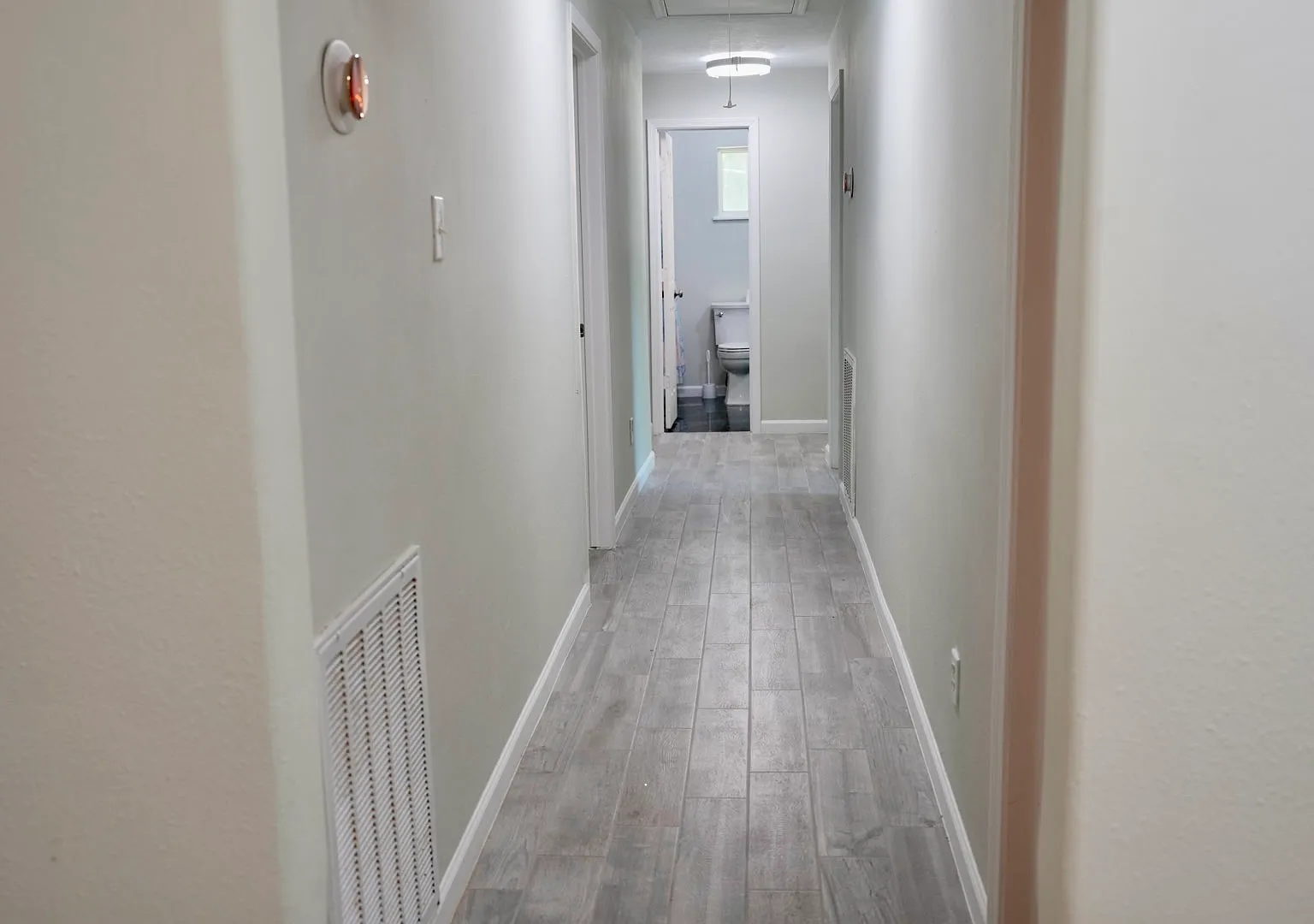 4 bed, 2760 sqft, $2,500 — Photo 2