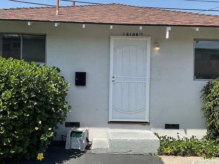 16108 Cornuta Ave — Photo 13