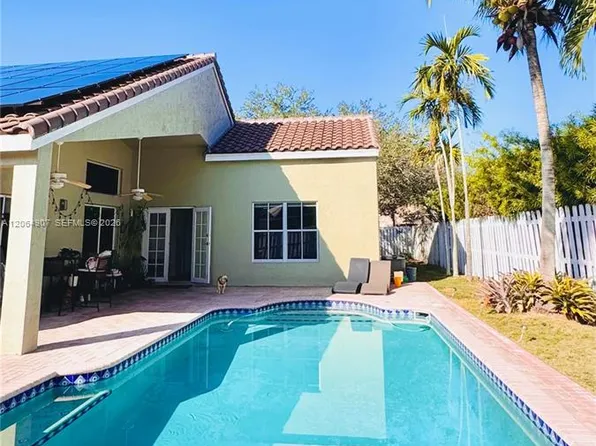 1064 Cedar Falls Dr, Fort Lauderdale, FL