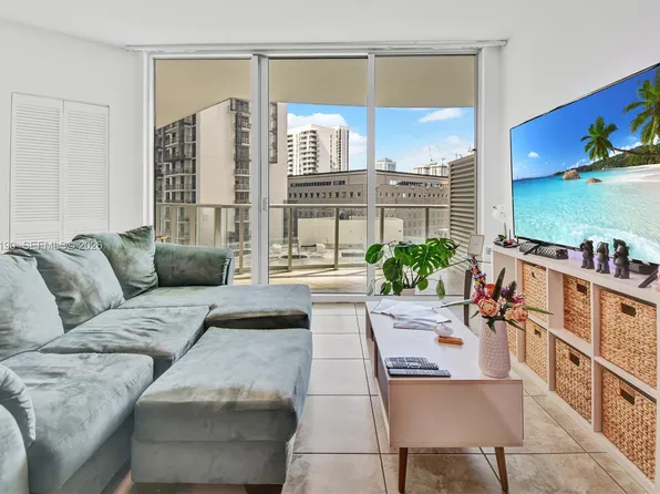 300 S Biscayne Blvd #T-1405, Miami, FL 33131