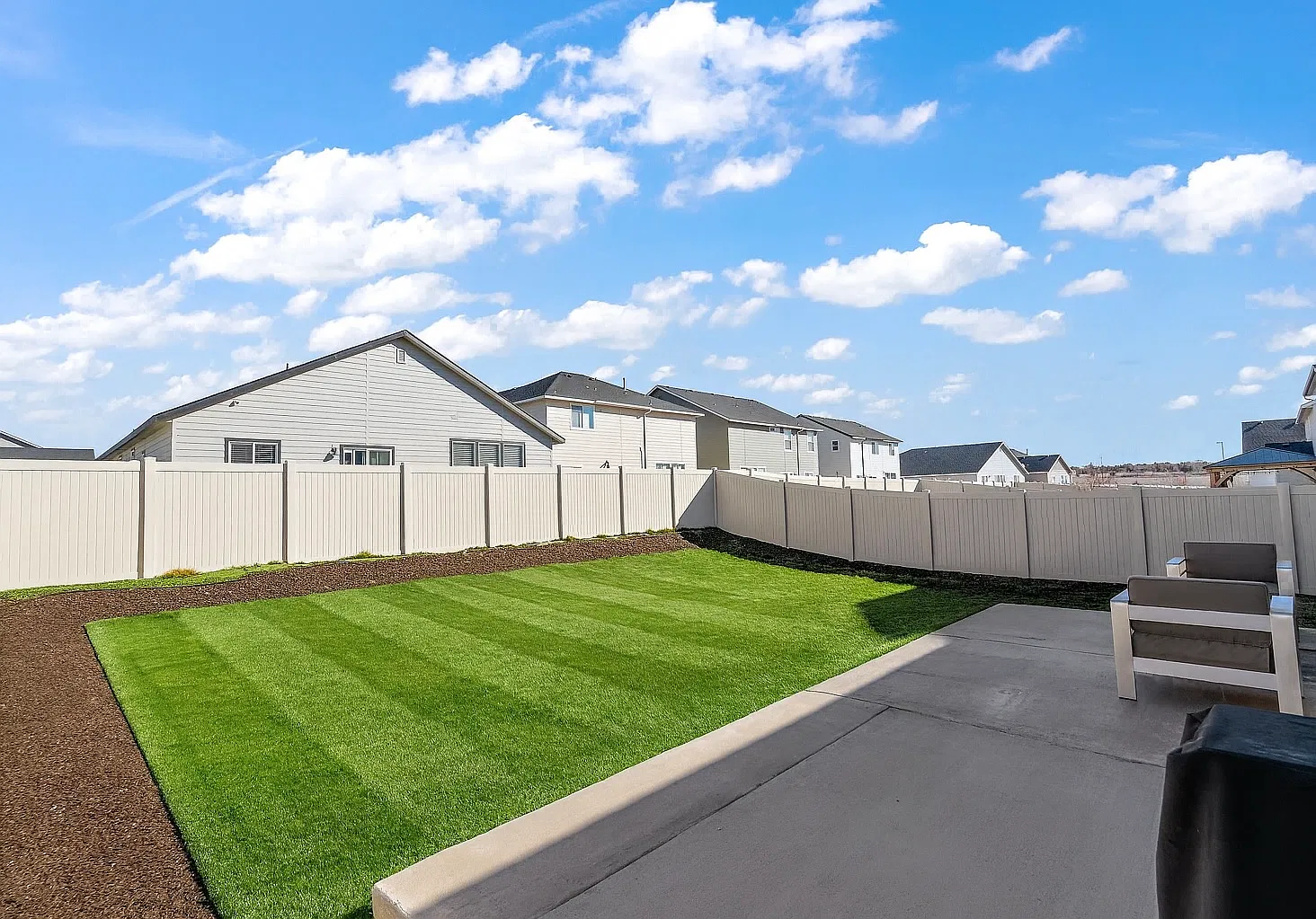 3 bed, 1364 sqft, $2,300 — Photo 2